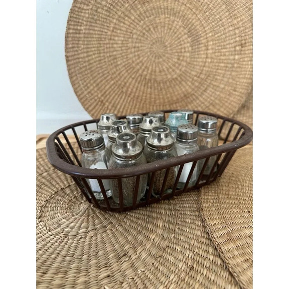 Vintage set of 12 salt and pepper shakers - Picture 1 of 9